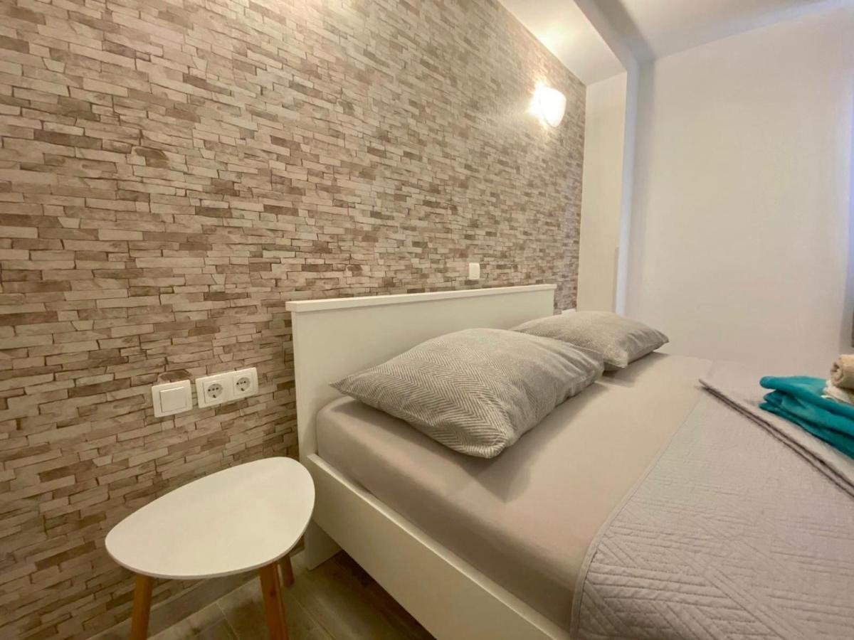 Apartments King - City Center Novalja Exterior foto